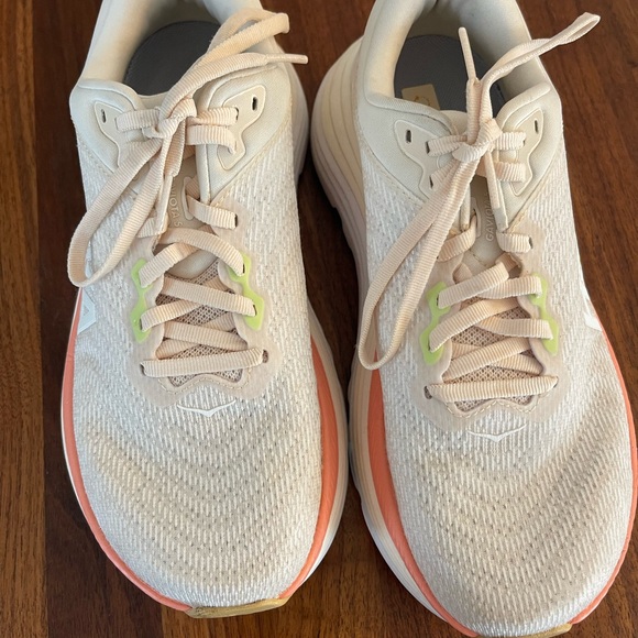 Hoka women’s tennis shoes sz 7.5 - Picture 2 of 5